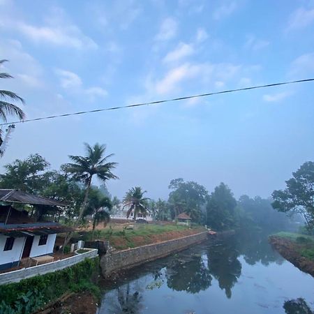Alappattu Meadows Apartment Kottayam Bagian luar foto