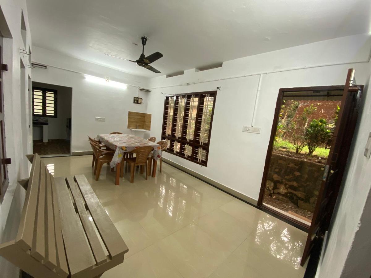 Alappattu Meadows Apartment Kottayam Bagian luar foto