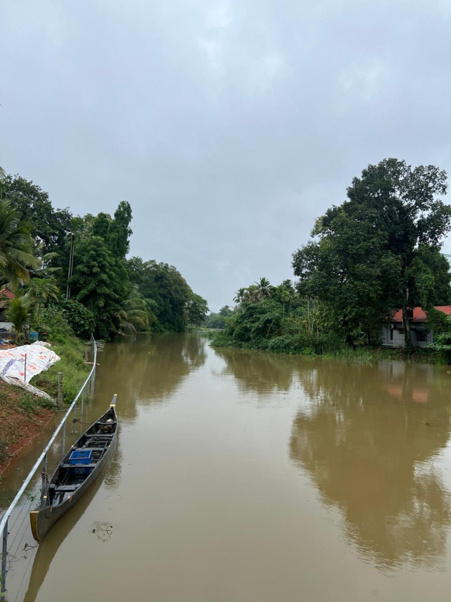 Alappattu Meadows Apartment Kottayam Bagian luar foto