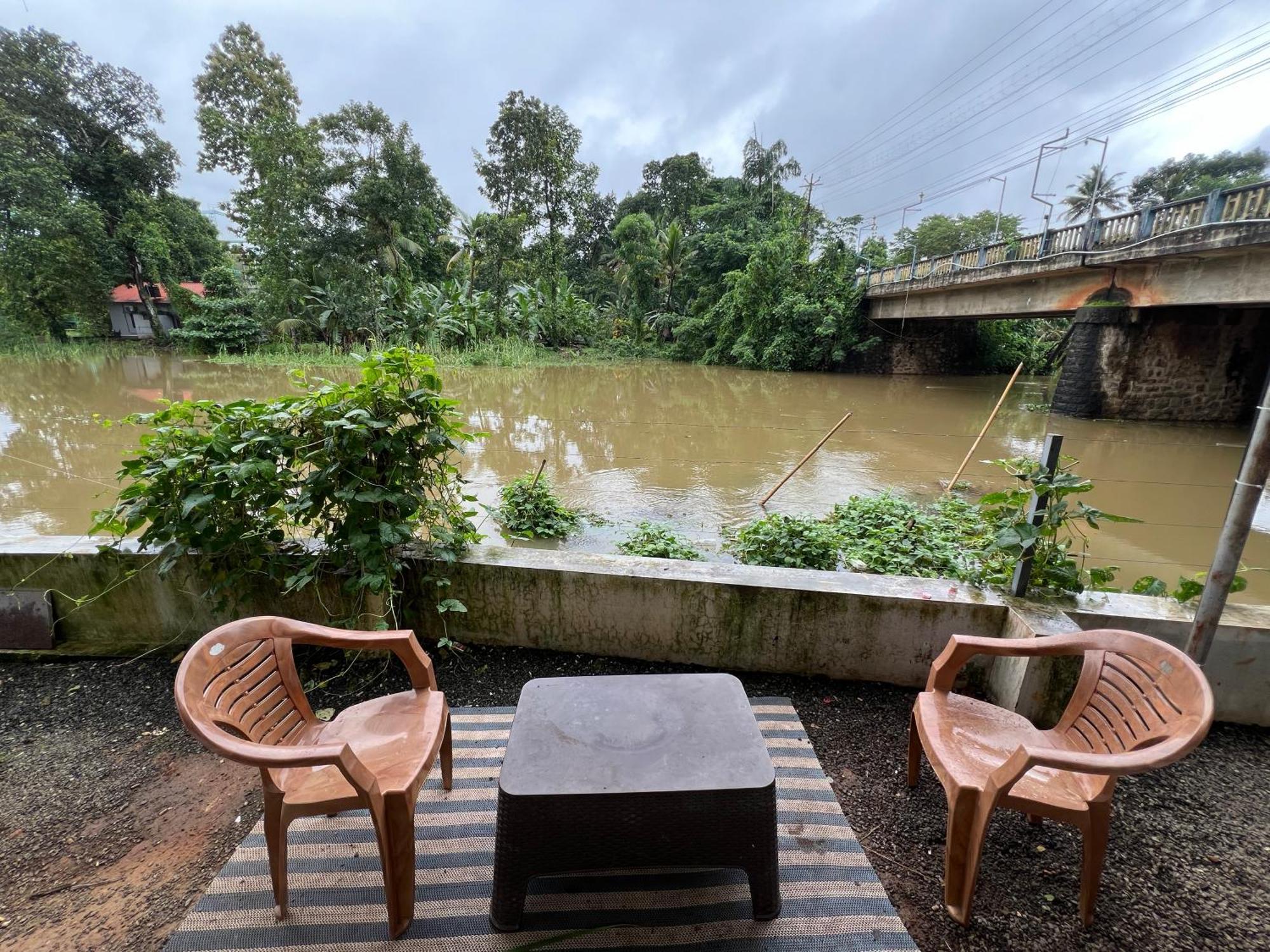 Alappattu Meadows Apartment Kottayam Bagian luar foto